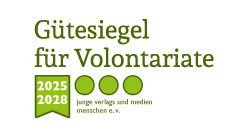 Ein Bild, das Text, Schrift, Grün, Design enthält.
Automatisch generierte Beschreibung