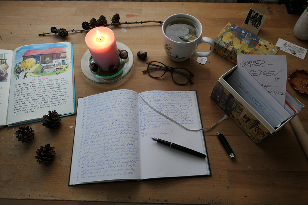 Foto des Arbeitsplatzes von Autorin Bettina Seidl.